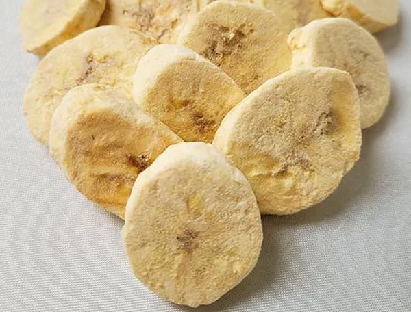 موز خشک پفکی با بسته‌ بندی بهداشتی مقاوم و قابل حمل